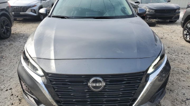 Nissan Altima SV 2023
