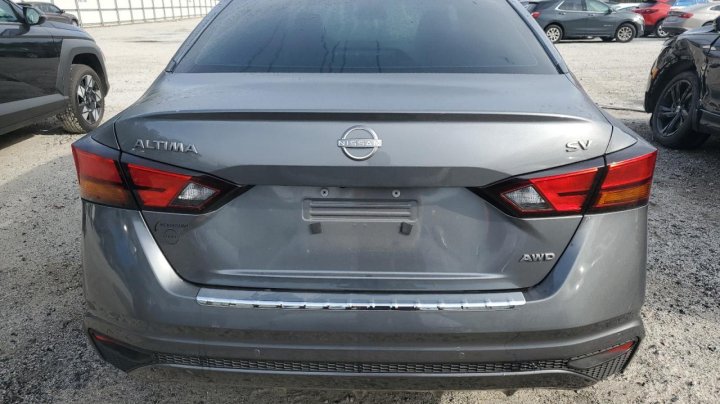 Nissan Altima SV 2023