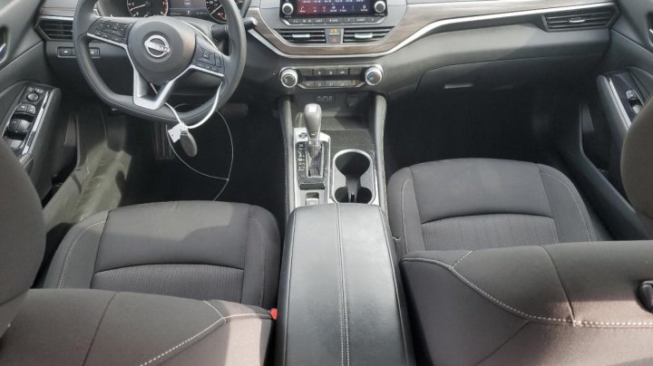 Nissan Altima SV 2023