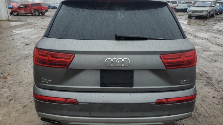 Audi Q7  2017