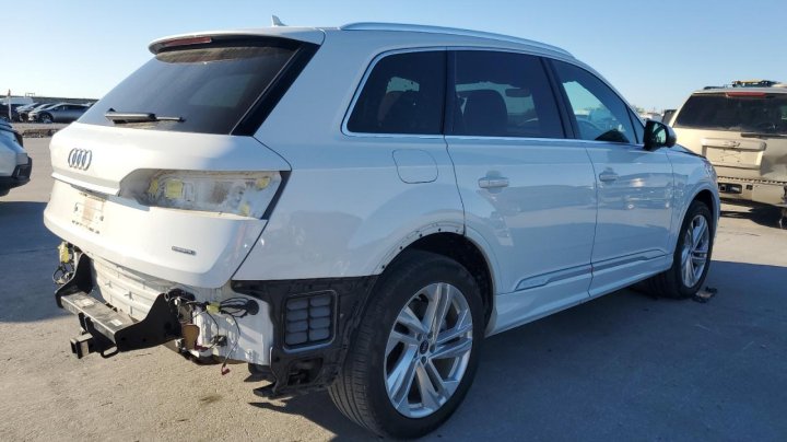 Audi Q7 PREMIUM 2023