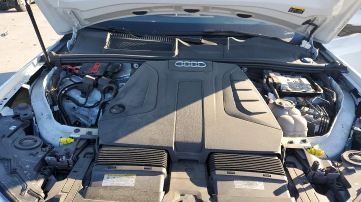 Audi Q7 PREMIUM 2023