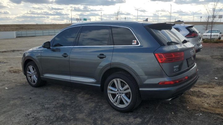 Audi Q7  2017