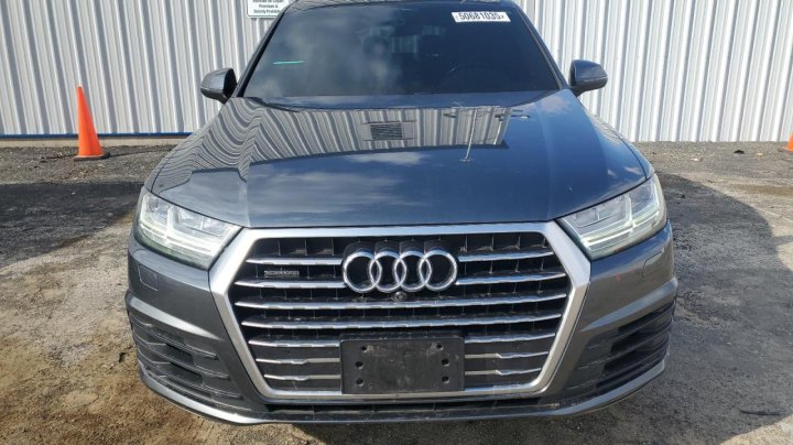 Audi Q7  2017