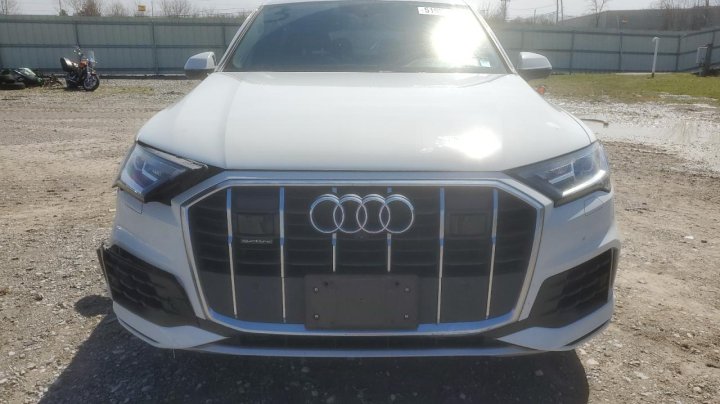 Audi Q7  2021