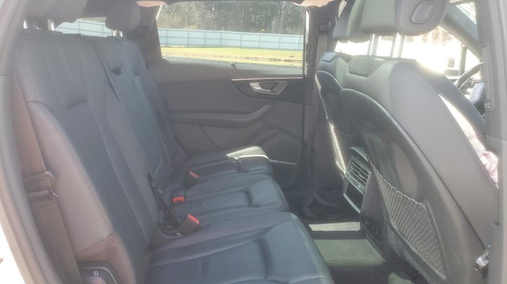 Audi Q7  2021