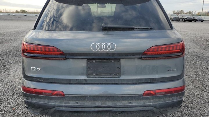 Audi Q7 KOMFORT 2022