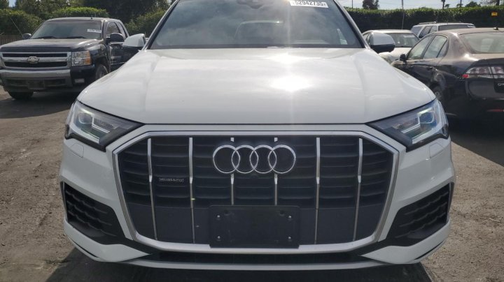 Audi Q7 PREMIUM 2021