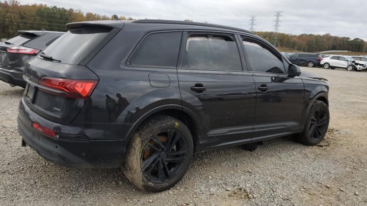 Audi Q7  2020