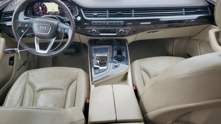 Audi Q7  2017