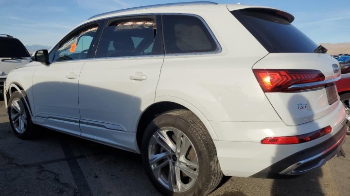 Audi Q7  2023
