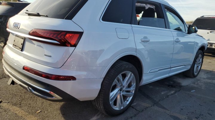 Audi Q7  2023