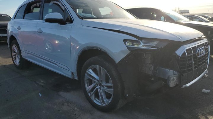 Audi Q7  2023