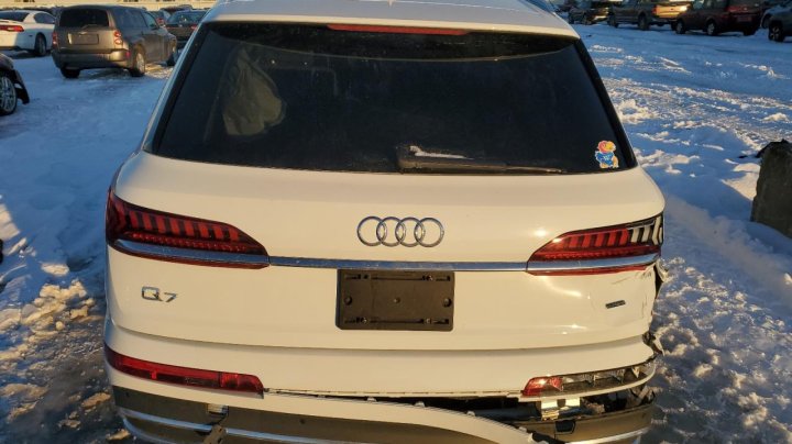 Audi Q7  2021