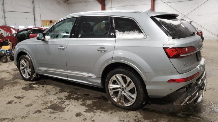 Audi Q7  2023