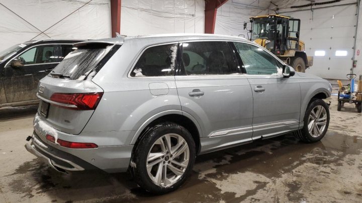 Audi Q7  2023