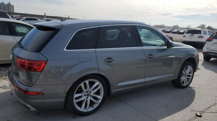 Audi Q7  2017