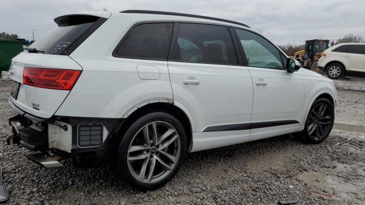 Audi Q7  2017