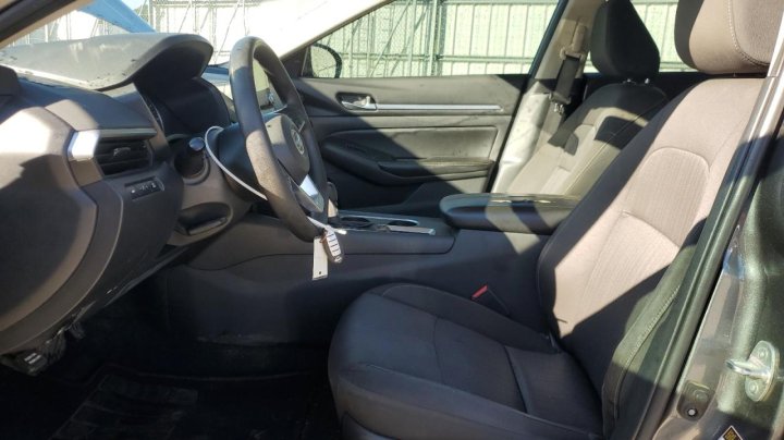 Nissan Altima  2022