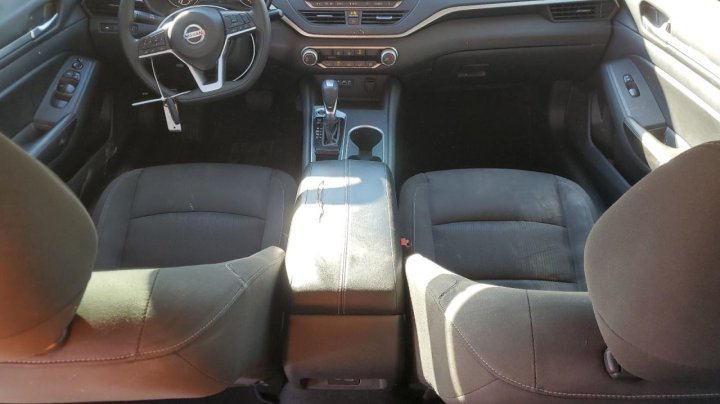 Nissan Altima  2022
