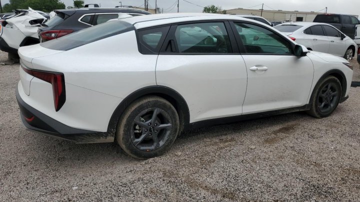 KIA K4  2025