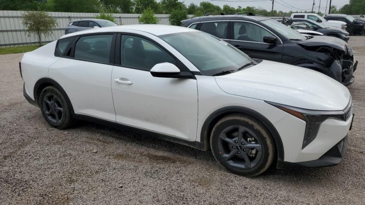 KIA K4  2025
