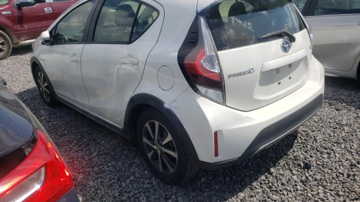 Toyota PRIUS C  2018