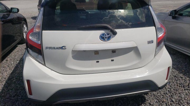 Toyota PRIUS C  2018