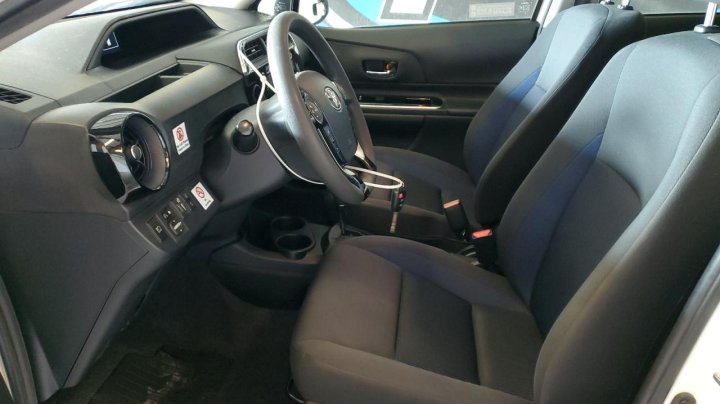 Toyota PRIUS C  2018