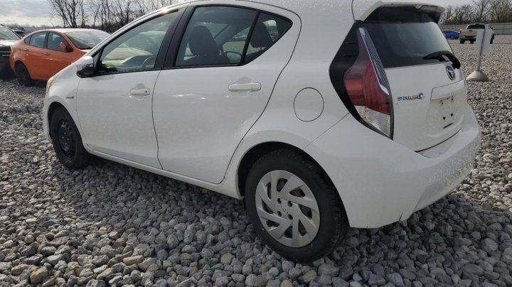 Toyota PRIUS C  2016