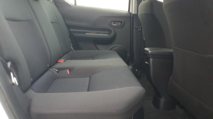 Toyota PRIUS C  2016