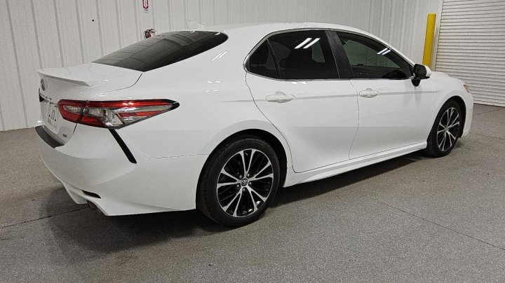 Toyota Camry  2019