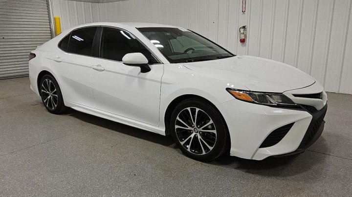 Toyota Camry  2019
