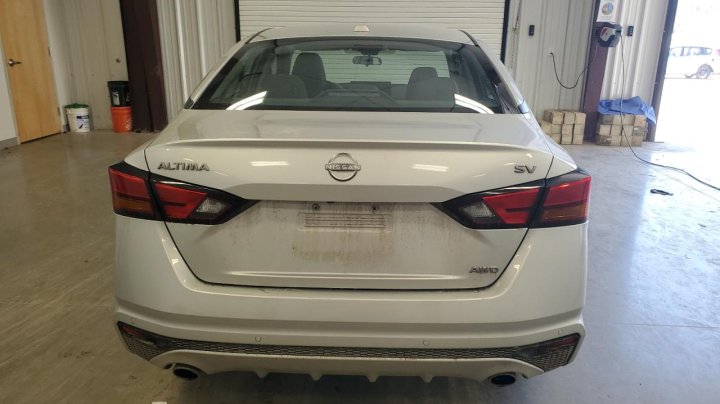 Nissan Altima  2023