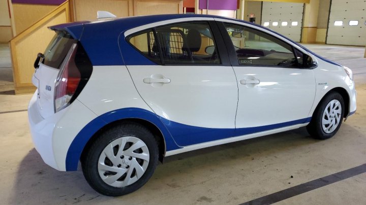 Toyota PRIUS C  2016