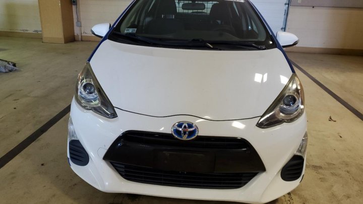 Toyota PRIUS C  2016