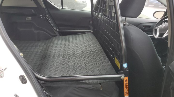 Toyota PRIUS C  2016