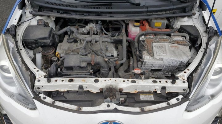 Toyota PRIUS C  2016