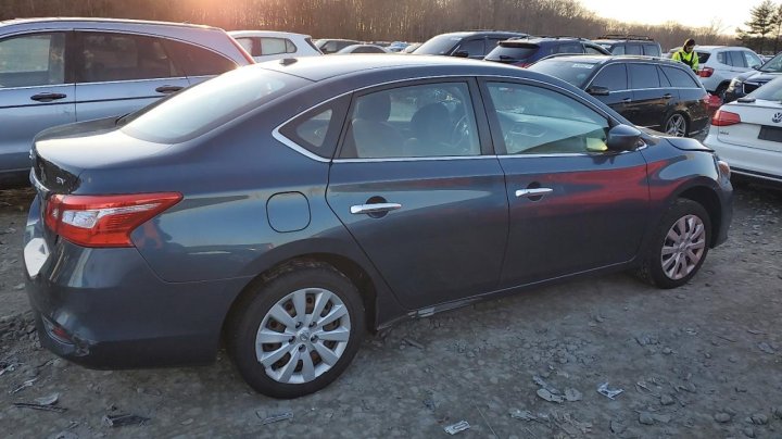 Nissan Sentra S 2017