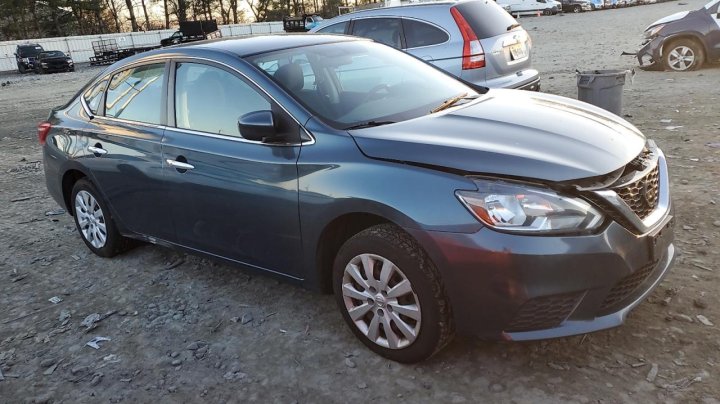 Nissan Sentra S 2017