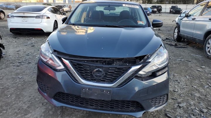 Nissan Sentra S 2017
