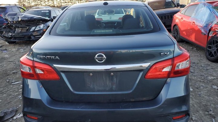 Nissan Sentra S 2017
