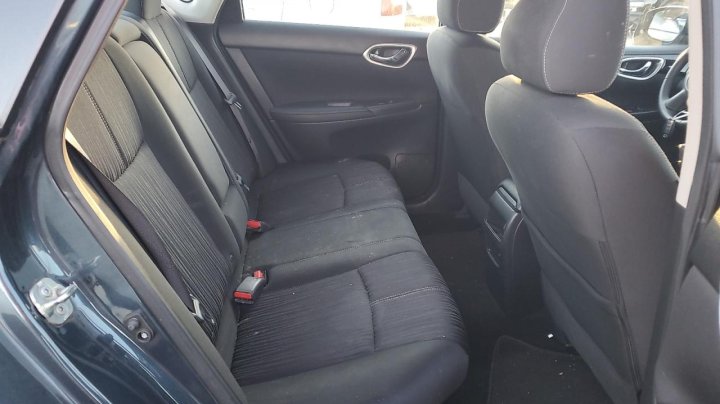 Nissan Sentra S 2017