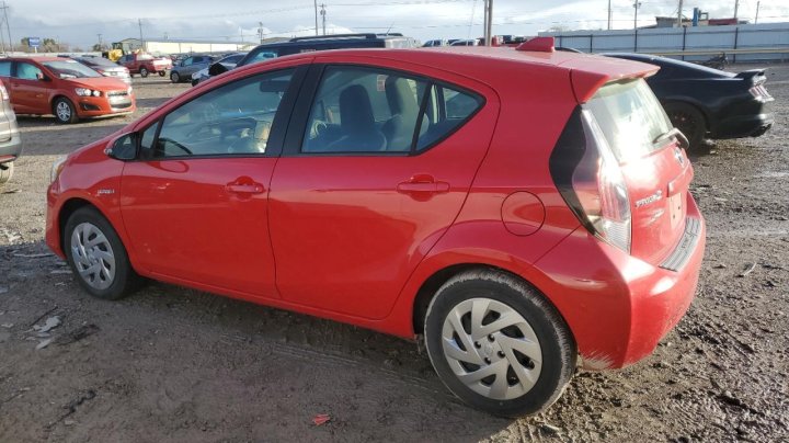 Toyota PRIUS C  2016