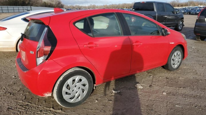Toyota PRIUS C  2016