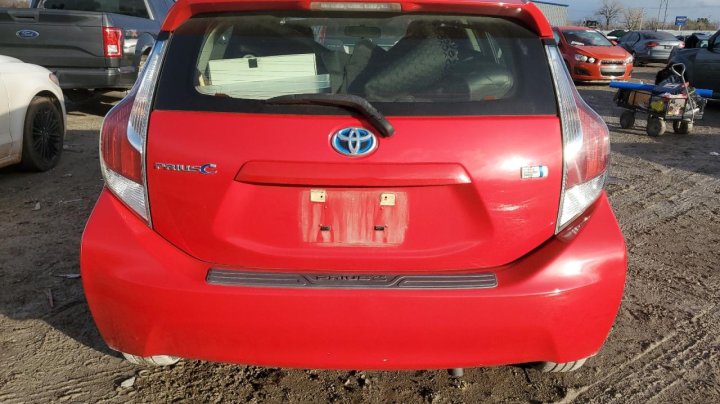 Toyota PRIUS C  2016