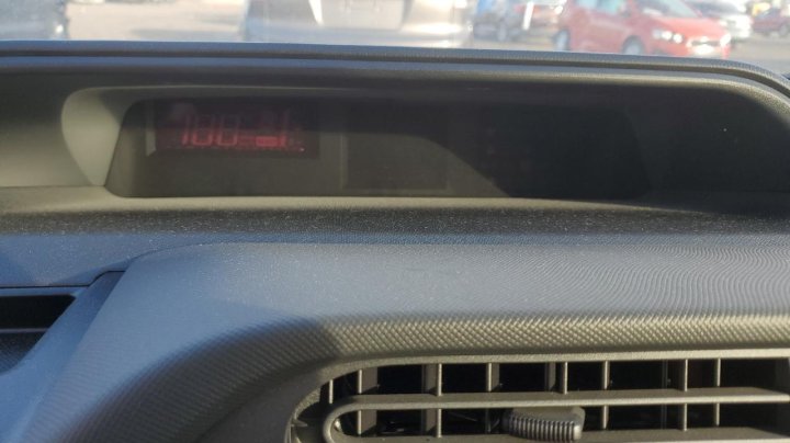 Toyota PRIUS C  2016