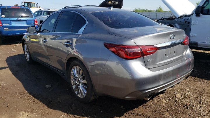 INFINITI Q50 PURE 2020