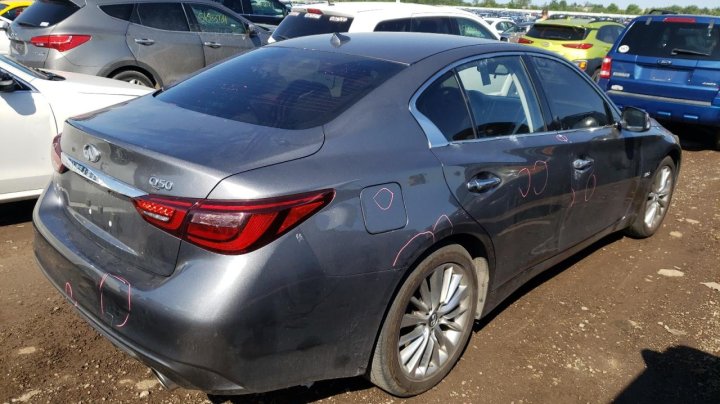 INFINITI Q50 PURE 2020
