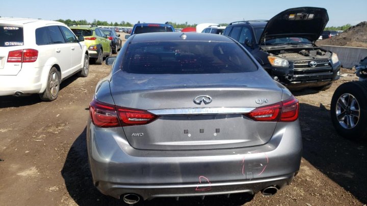 INFINITI Q50 PURE 2020
